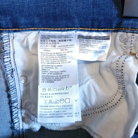 Levi's Bermuda Jean Shorts with Rolled Cuff, size 30 - Picture 8 of 9